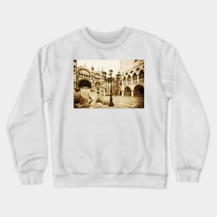 Giant Kitten in Venice 2# Crewneck Sweatshirt